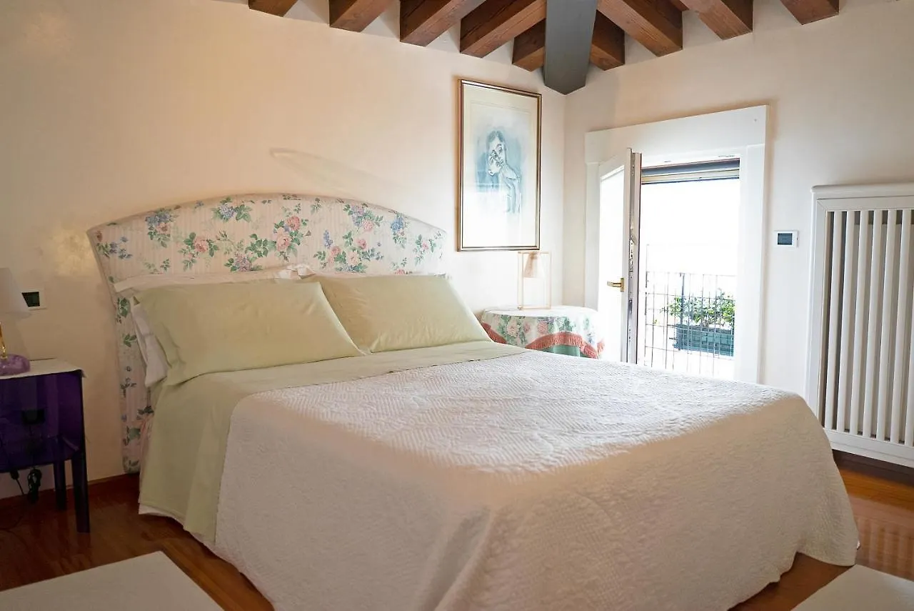 Apartment Mini Suite Deluxe Isola Di Mezzo Treviso